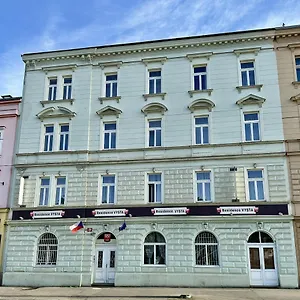 rezervați aici
